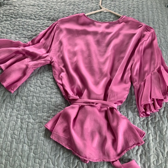 Beautiful silky blouse by Zara - Picture 2 of 4